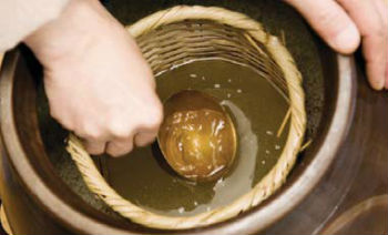 Cheongju, clear rice wine made by filtering the fermented mash