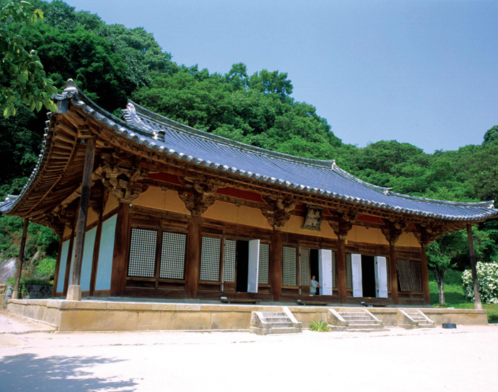 Muryangsujeon, The oldest wooden structure in Korea
