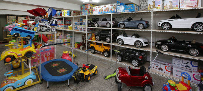toystreet_seungjin_cars.jpg