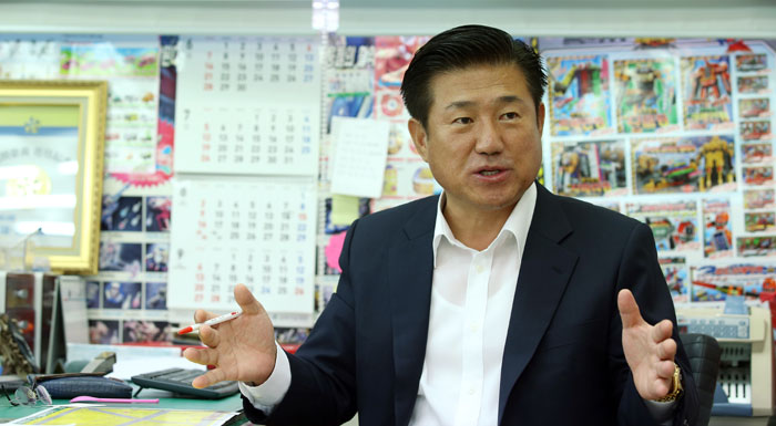 Toy store owner Song says price and scale are some of the merits of the market.
