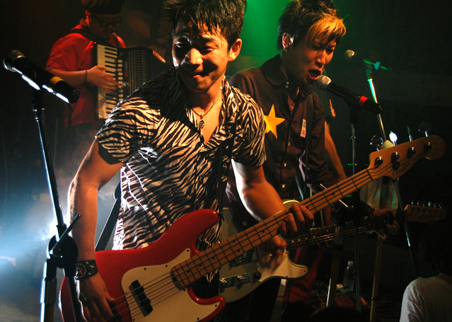 One of Korean indie bands, Crying Nut in Club DGBD, September 12, 2008