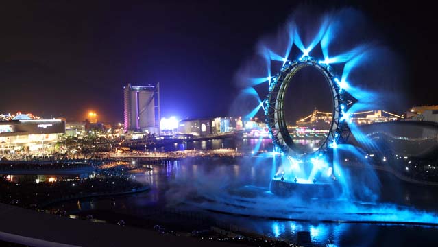 Yeosu Expo sees a continuous inflow of visitors looking for shelter from the summer heat