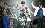 EXO debuts in front of 3000 fans