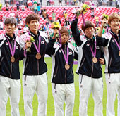 London_Olympics_Korea_football_th.jpg