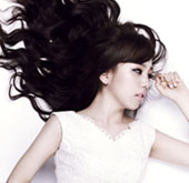 K-Pop star Baek Ah-yeon makes debut