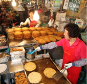 market_bindaetteok.jpg