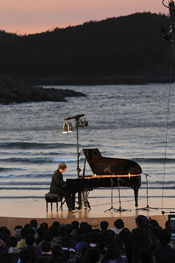 kun_woo_paik_pianist_thumb.jpg