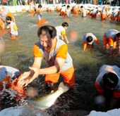 121231_ice_fishing.jpg