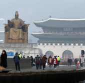 Gwanghwamun_square_thumb_0122.jpg