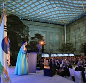 Smithsonian_Article_20130507_th.jpg