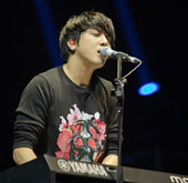 CN Blue heats Hong Kong with its world tour concerts