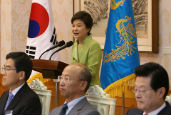 Park_economymeeting_L1_ss.jpg
