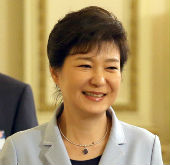 President Park to visit China for bilateral summit