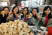 Gwangjang Market entertains all five senses