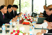 PM Chung discusses cooperation with Pakistani leaders