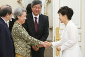 President Park meets Singapore's Temasek executives