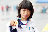 Gold medals bring out emotion at Incheon games 