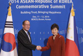 Korea holds summit talks with Philippines, Singapore