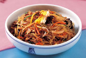 Korean recipes: Japchae stir-fried noodles (잡채)