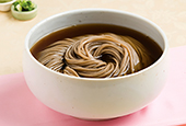 Korean recipes: buckwheat noodles, rolled pancakes (메밀국수ㆍ메밀총병)