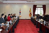 Korea, Uganda agree to boost economic cooperation