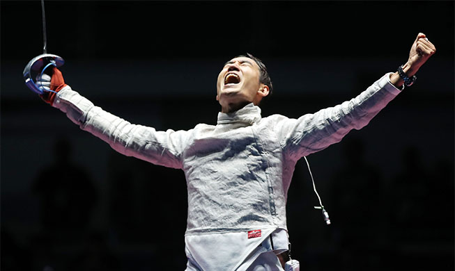 S. Korean Kim Jung-hwan wins fencing bronze