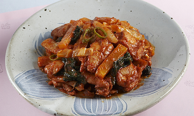 Korean recipes: dakgalbi spicy stir-fried chicken (닭갈비)