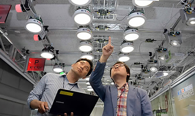 Korea pushes forward with 'Li-Fi' development