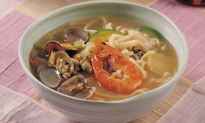 Korean recipe: Seafood Noodles (해물칼국수)