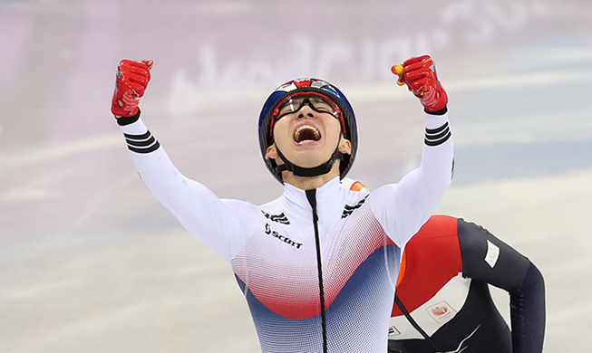 Korea wins 1st gold in short track