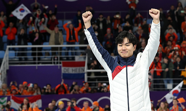 Korea wins first medal in men's 1,500 m speed skating