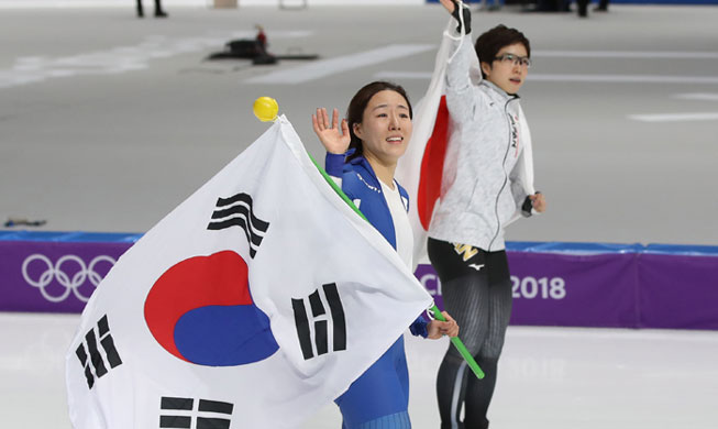 Friendship shines between Korean, Japanese speed skaters