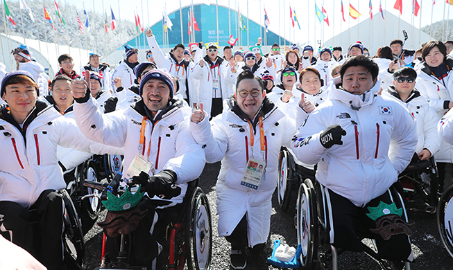 Team Korea arrives at Paralympic Village