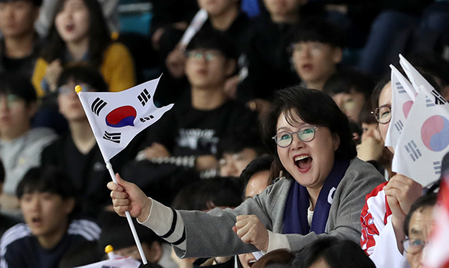 First lady Kim Jung-sook boosts Paralympics