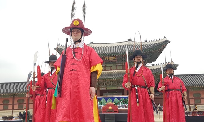 First non-Korean appointed as Gyeongbokgung gatekeeper