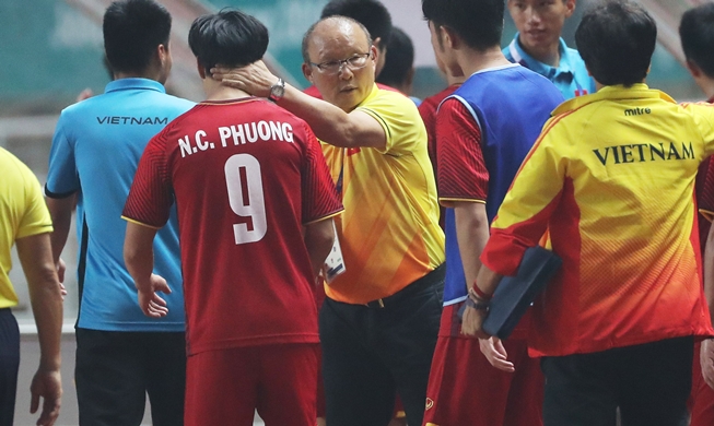 Coach Park Hang-seo, U23 Vietnam squad welcomed home
