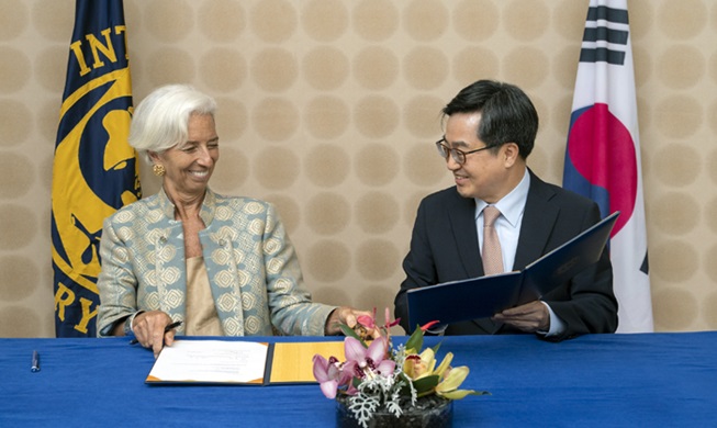 DPM Kim urges IMF to play active role to help open N.K.