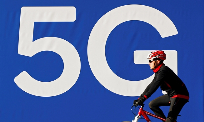 Korean telecom giants showcase 5G at MWC 2019