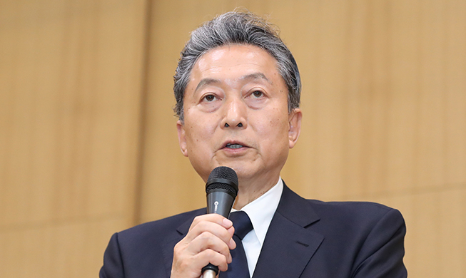 Former Japanese PM urges Korea's reinstatement to Japan's trade whitelist