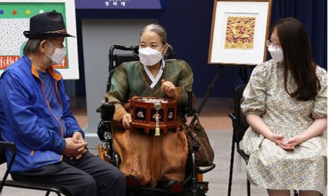 🎧 Cheong Wa Dae to host inaugural exhibition for disabled artists