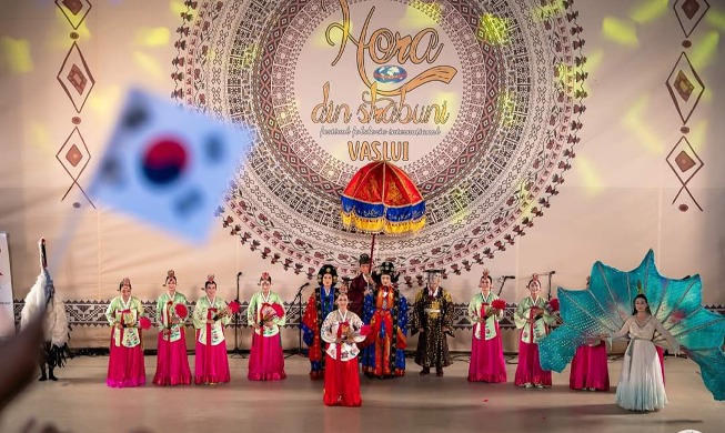 Int'l folk event in Romania features Korean culture