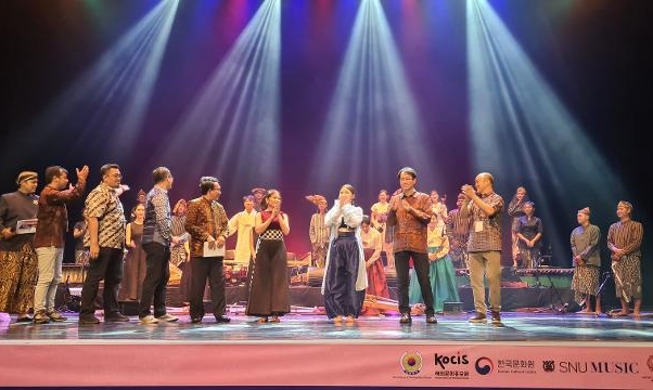 KCC hosts traditional music concert by Korean, Indonesian students