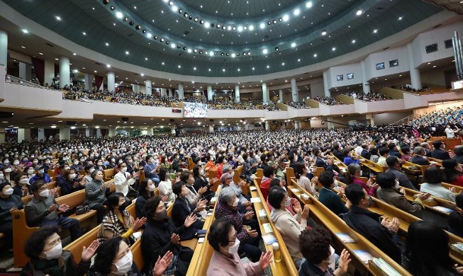 🎧 Mass, worship services held nationwide over Easter weekend