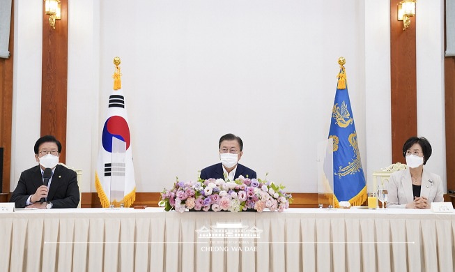 Remarks by President Moon Jae-in at Luncheon Meeting with National Assembly Leadership and Standing Committee Chairpersons