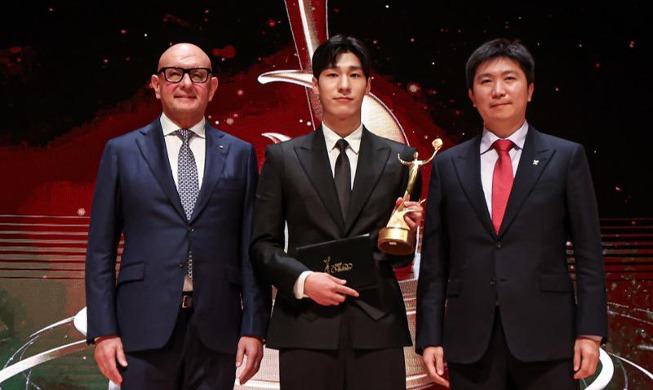 🎧 Short track star Hwang earns ANOC honor for best male performance