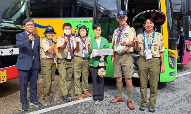 🎧 Japanese scouts thank Buddhist temple, provincial county