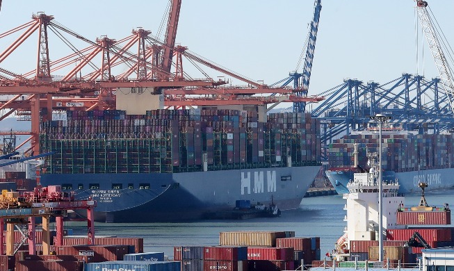 🎧 Exports set annual record in 2021, trade rank rises to 8th