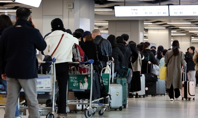 No. of air travelers in 2023 hit 100M for first time in 4 years