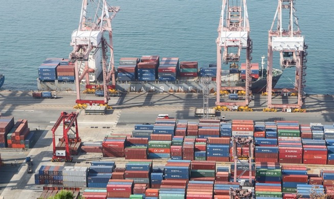 Exports set record high for March with nearly USD 54B