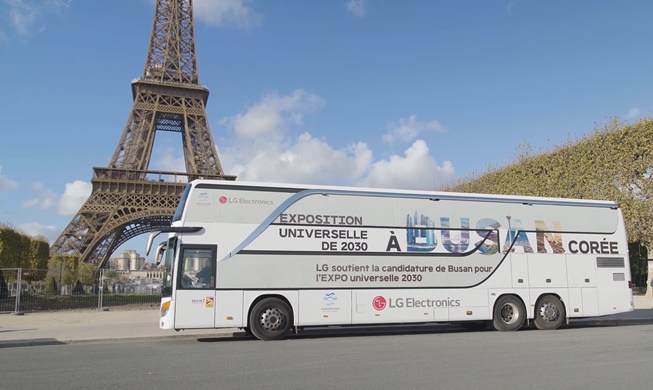 LG runs 2,030 buses in Paris to publicize World Expo bid